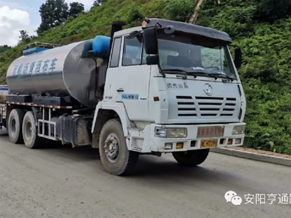 我公司廣東河惠莞項(xiàng)目透層、封層試驗(yàn)段完成